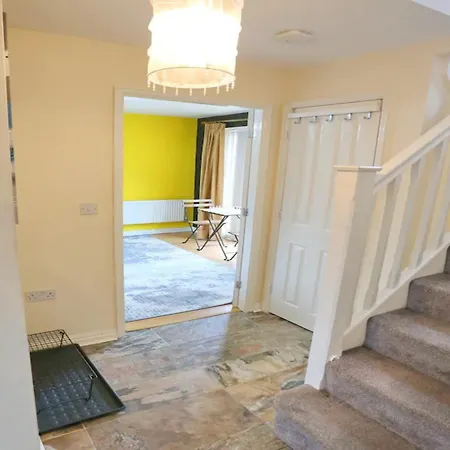 Pass The Keys 2xfree Parking Family Minutes From * Manchester