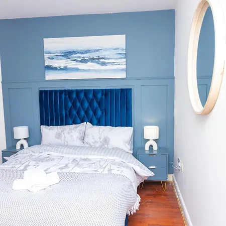 Caasi Gorton * Manchester