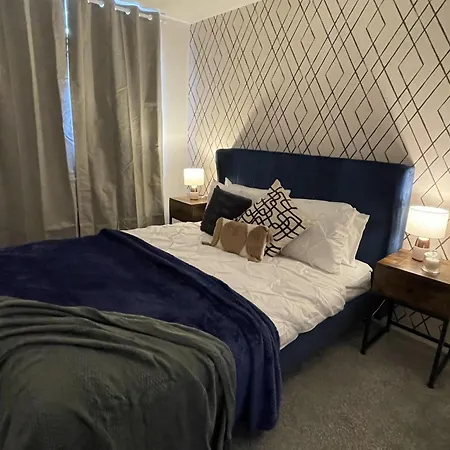 Convenient 3 Bd House Salford 7 Guests Manchester
