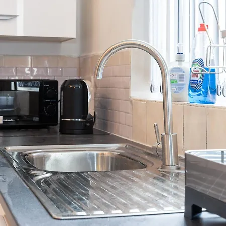 דירה Stylish 2 Bed House 7mins To Center *