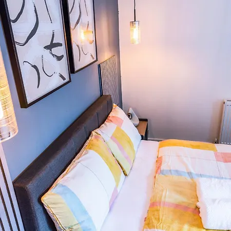 Stylish 2 Bed House 7mins To Center דירה מנצ'סטר
