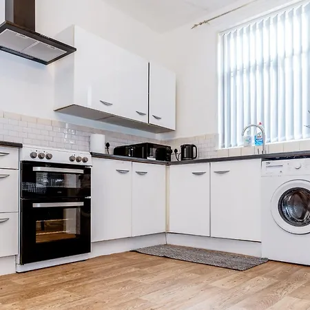 Stylish 2 Bed House 7mins To Center * מנצ'סטר