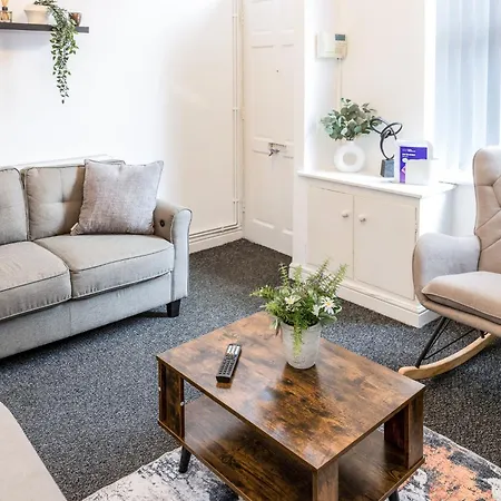 Stylish 2 Bed House 7mins To Center דירה מנצ'סטר