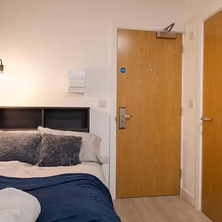 Modern Flat Old Trafford *
