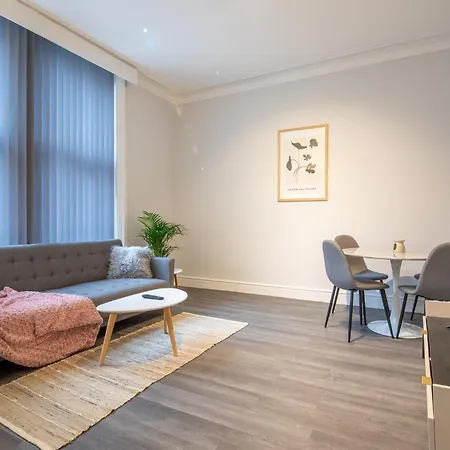 Marsh Lux 3 * Манчестер