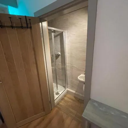 Luxury En-suite For Single Professional Manchester