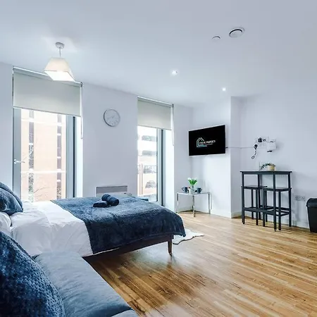 Apartmán Stylish Media Studio, Sleeps 3, Darts Board, Smart Tv, Long Term Disc