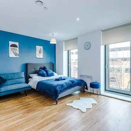 Stylish Media Studio, Sleeps 3, Darts Board, Smart Tv, Long Term Disc Apartmán Manchester
