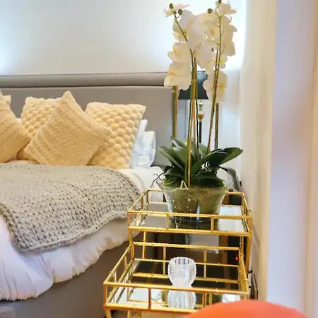 Pass The Keys Superking Bed Penthouse Perfect For Couples