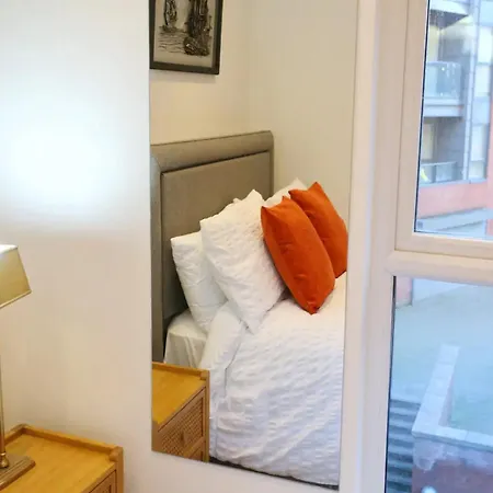 3 Bed Flat 8 Min Walk To Centre - Pass The Keys * Mánchester