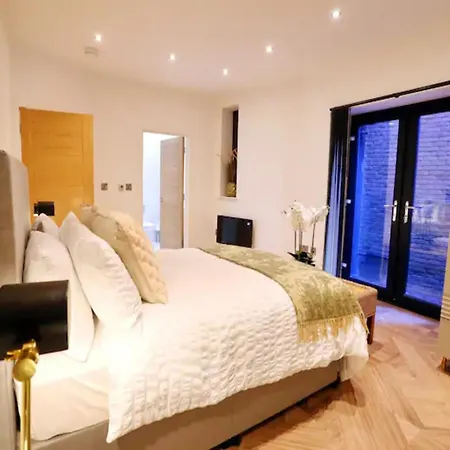 Renovated Flat With King Bed In The Heart Of Manc - Pass The Keys *