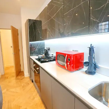 Renovated Flat With King Bed In The Heart Of Manc - Pass The Keys *