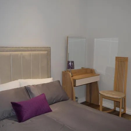 Purple Stone Homestay Manchester