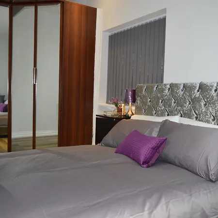 Purple Stone Homestay Manchester