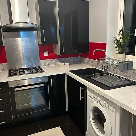Nyaraló Lovely 3 Bed For Contractors, Families, Groups - Gated Parking *