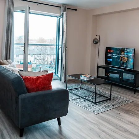 Entire 2 Bedroom And 2 Bathroom In -free Underground Parking * マンチェスター
