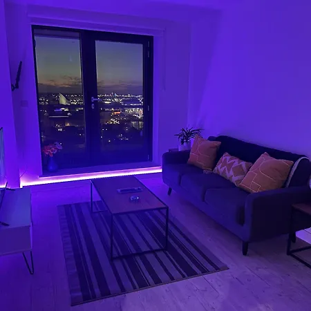 Stunning 1-bed In Salford * Manchester
