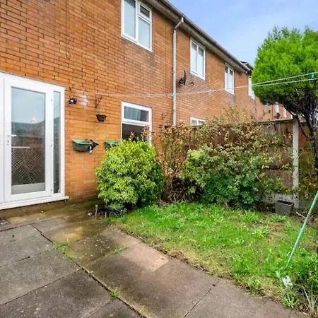 Pass The Keys Chic 3-bedroom Retreat By Etihad Stadium And New Coop Live Arena Manchester
