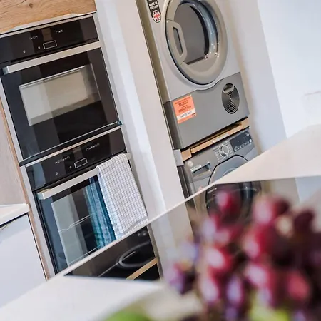 Pass The Keys Chic 3-bedroom Retreat By Etihad Stadium And New Coop Live Arena Manchester