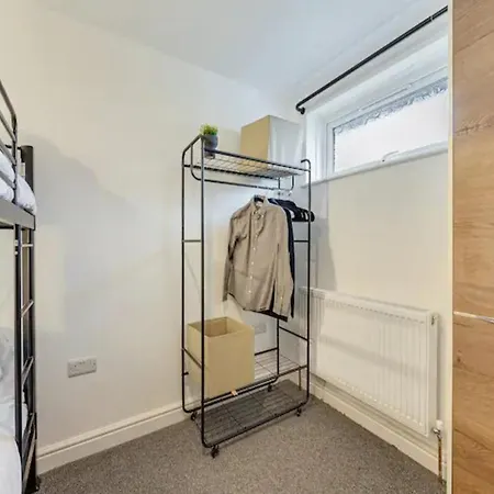 Holiday home Pass The Keys Chic 3-bedroom Retreat By Etihad Stadium And New Coop Live Arena Manchester