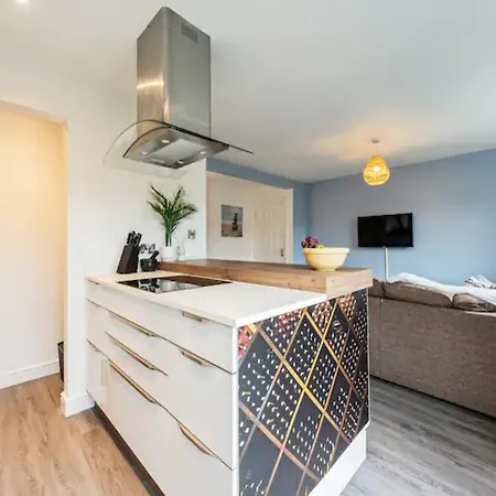 Pass The Keys Chic 3-bedroom Retreat By Etihad Stadium And New Coop Live Arena * Manchester