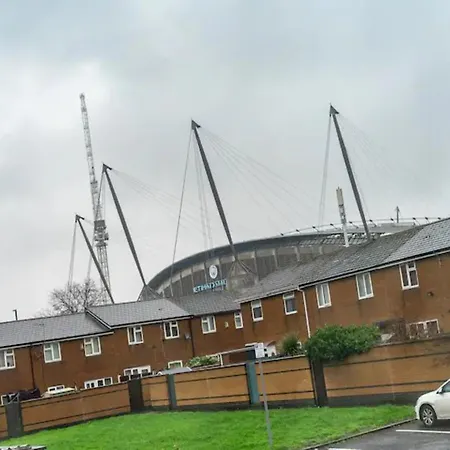 Holiday home Pass The Keys Chic 3-bedroom Retreat By Etihad Stadium And New Coop Live Arena Manchester