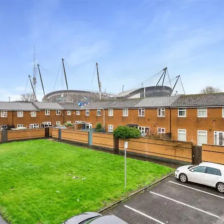 Pass The Keys Chic 3-bedroom Retreat By Etihad Stadium And New Coop Live Arena Manchester