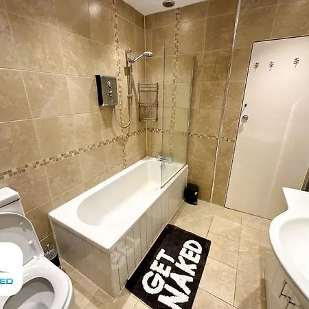 Large House - Relocation - Families * Manchester