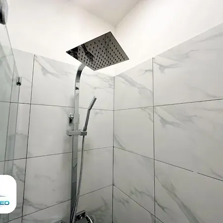 Dom wakacyjny Large House - Relocation - Families *