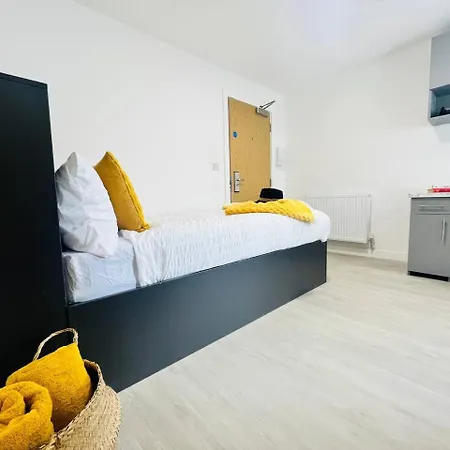 شقة Stretford Charm: Bright Airy Studio مانشستر