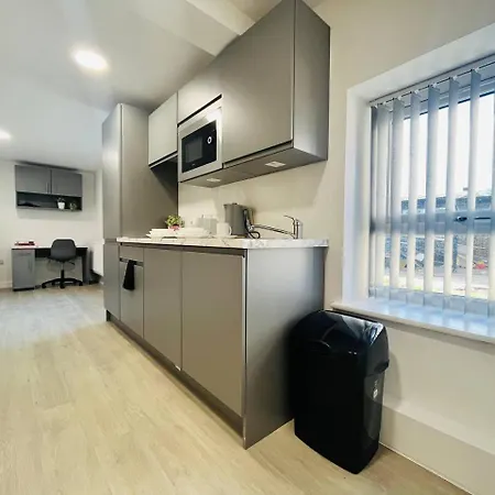 Chic Hideaway: Modern Studio In Stretford Apartamento Manchester
