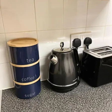 Salford 2-bed - Near Uni & Mcr Centre Манчестер