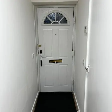 Holiday home Salford 2-bed - Near Uni & Mcr Centre