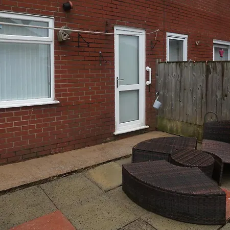 Cosy & Quiet House Close To Etihad And Centre