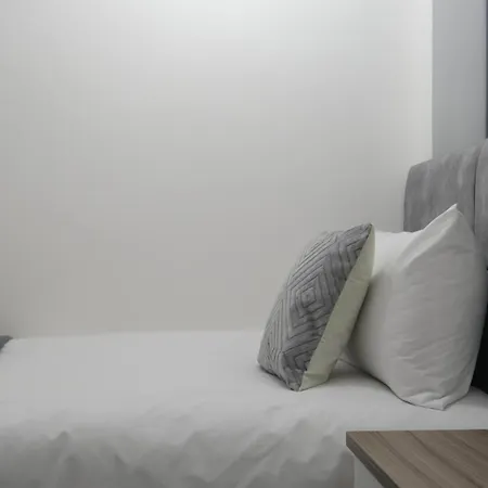 Etihcity - 3 Bedroom Semi - Free Parking Near Etihad Stadium, Tourist Attractions, Centre, Transport And Motorway Links Next To Mcdonald's - Sky N Netflix *