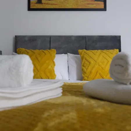 בית נופש Etihcity - 3 Bedroom Semi - Free Parking Near Etihad Stadium, Tourist Attractions, Centre, Transport And Motorway Links Next To Mcdonald's - Sky N Netflix מנצ'סטר