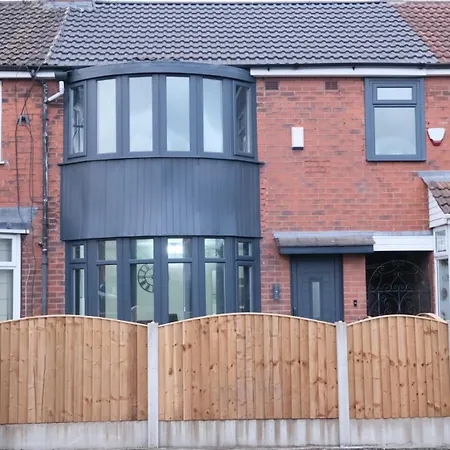 Etihcity - 3 Bedroom Semi - Free Parking Near Etihad Stadium, Tourist Attractions, Centre, Transport And Motorway Links Next To Mcdonald's - Sky N Netflix * Manchester