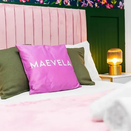 Hébergement de vacances 1 Night Stays - Stylish 4 Bed House W/garden ✘ Sleeps 9 - Salford ☆ Free Parking → Smart Tvs In Every Bedroom ☆ Free Netflix ✪ 6 Min To Centre, Close To Trafford Centre, Etihad Stadium, Arena, Clubs & More!