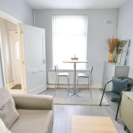Pass The Keys 5 Min Walk Free Parking Coop Live And Ethiad Arena Semesterbostad *