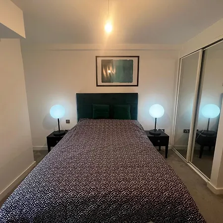 High End 2bed Duplex Apt With Top Floor Terrace Near City Centre Salford * Manchester