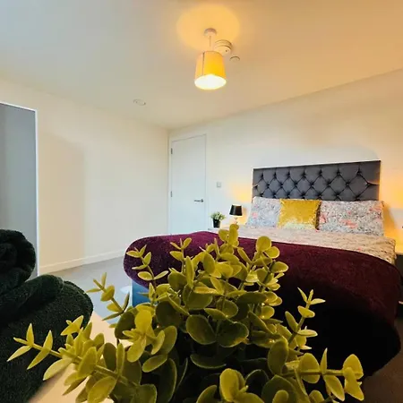 Beautiful 3br Penthouse In Old Trafford Manchester