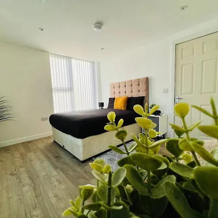 Beautiful 3br Penthouse In Old Trafford Manchester