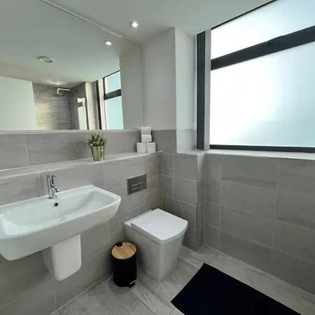 Beautiful 3br Penthouse In Old Trafford Manchester
