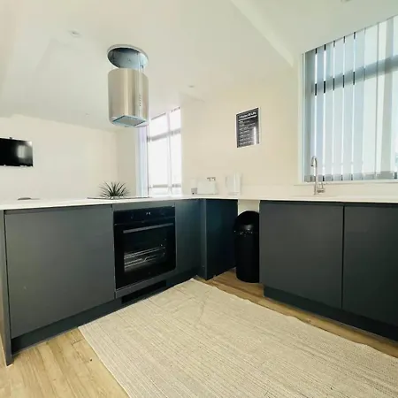 Beautiful 3br Penthouse In Old Trafford Manchester
