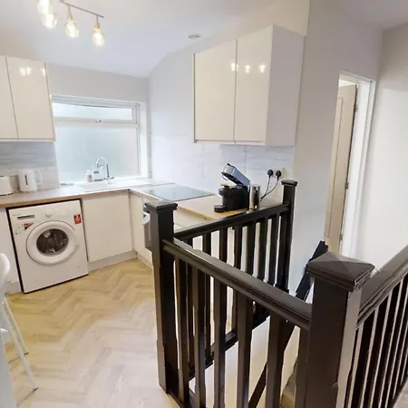 A Prestwich M25 Апартаменты *