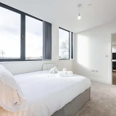 Modern 1 In Old Trafford Near The Stadium Apartment *