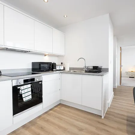Modern 1 In Old Trafford Near The Stadium * Manchester