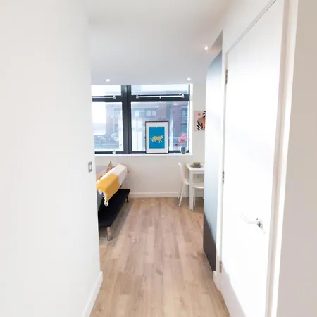 Appartement Bright & Cosy Penthouse In Old Trafford *