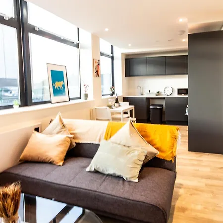 شقة Bright & Cosy Penthouse In Old Trafford مانشستر