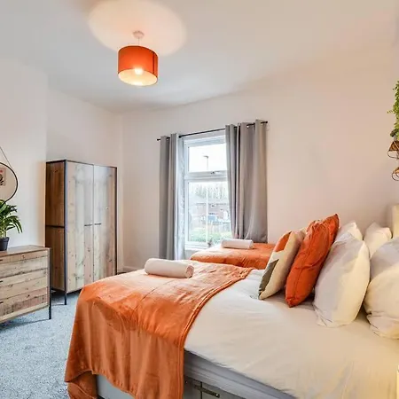 Stylish & Vibrant 2 Bedroom Retreat * Manchester